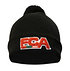 FCA Beanie für Kinder in schwarz mit schwarzem Bommel und roten FCA Logo auf der Vorderseite  (1)
