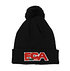 FCA Beanie für Kinder in schwarz mit schwarzem Bommel und roten FCA Logo auf der Vorderseite (2)