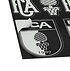 Nahe Ansicht des Aufklebers FCA Wappen der abgerollt wird (2)