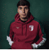Spieler trägt den hoodie (2)