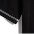Detailansicht weiße Kontrastnaht auf schwarzem shirt (8)